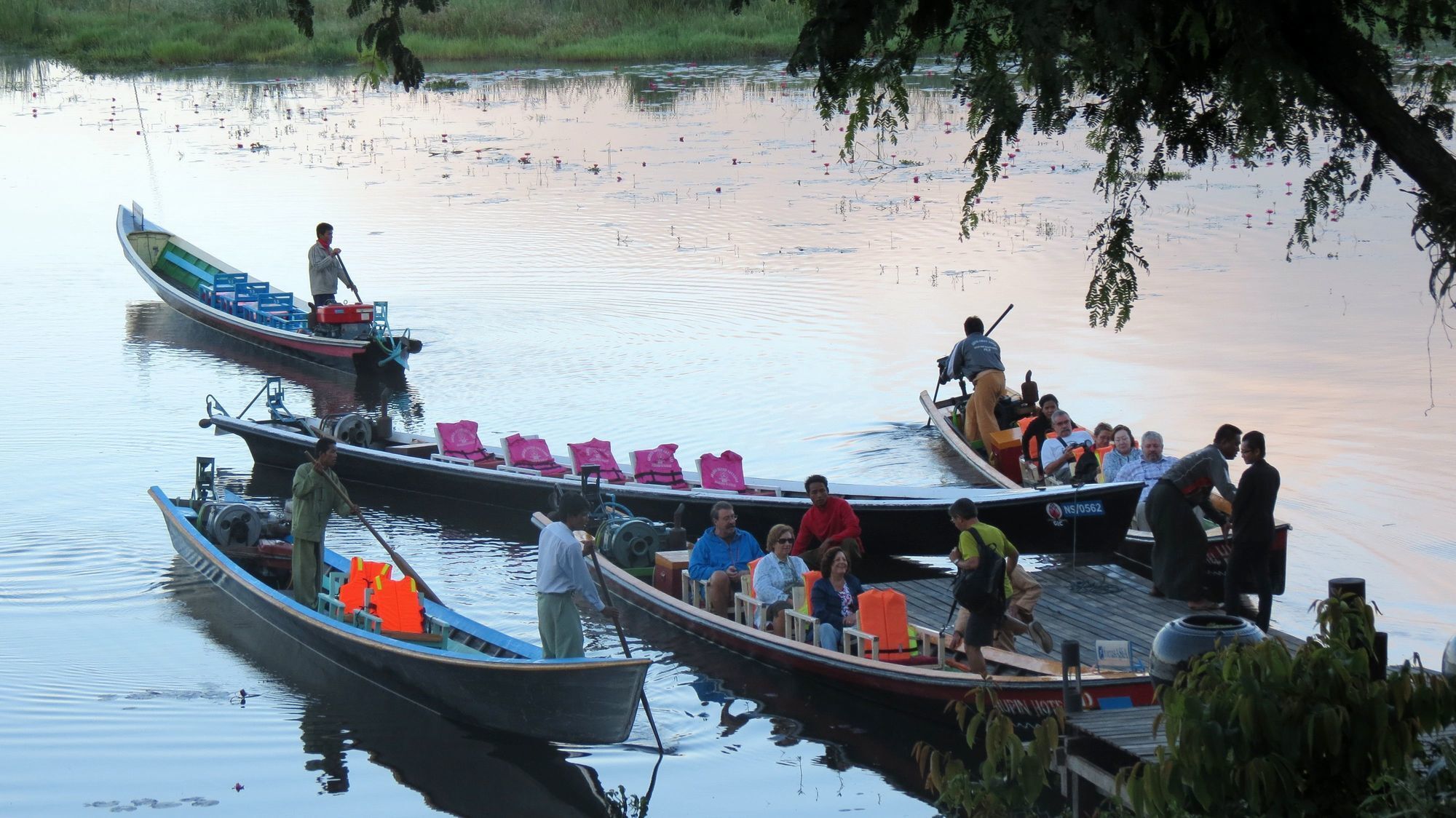 Inle Resort And Spa Villa Ньоншуэ Экстерьер фото